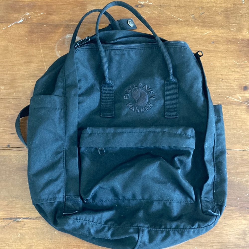 Fjallraven Kanken bag